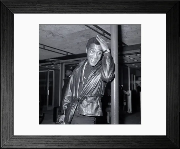 Framed Print : Sammy Davis Jnr. arriving at LAP. 16th September 1967 Framed Print : Sammy Davis Jnr. arriving at LAP. 16th September 1967