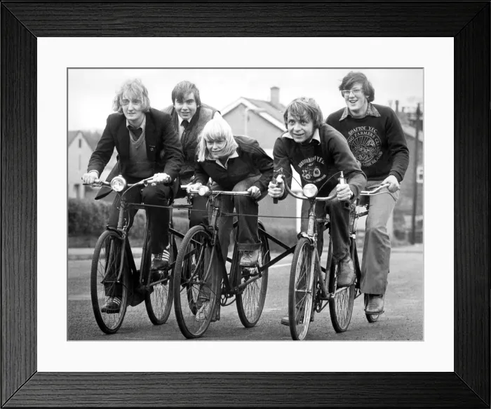 Framed Print : Saddling up on the multiple machine are left, to right, Alistair Weir, George Brogdon