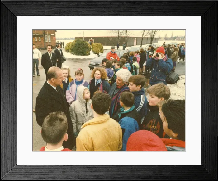 Framed Print : Prince Philip, Duke of Edinburgh, opens the gymnastic centre at Benfield School Framed Print : Prince Philip, Duke of Edinburgh, opens the gymnastic centre at Benfield School