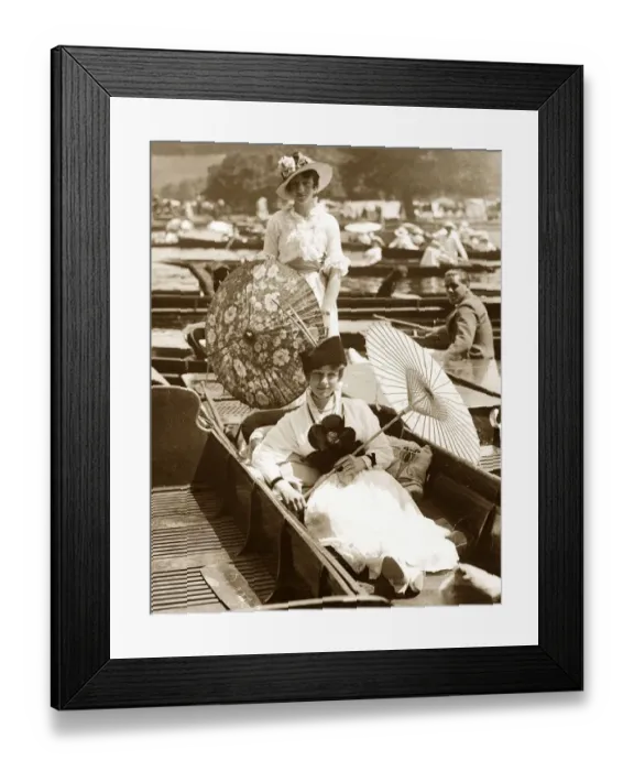 Framed Print : Two edwardian ladies enjoying the sun and the river at the Henley Regatta Women
