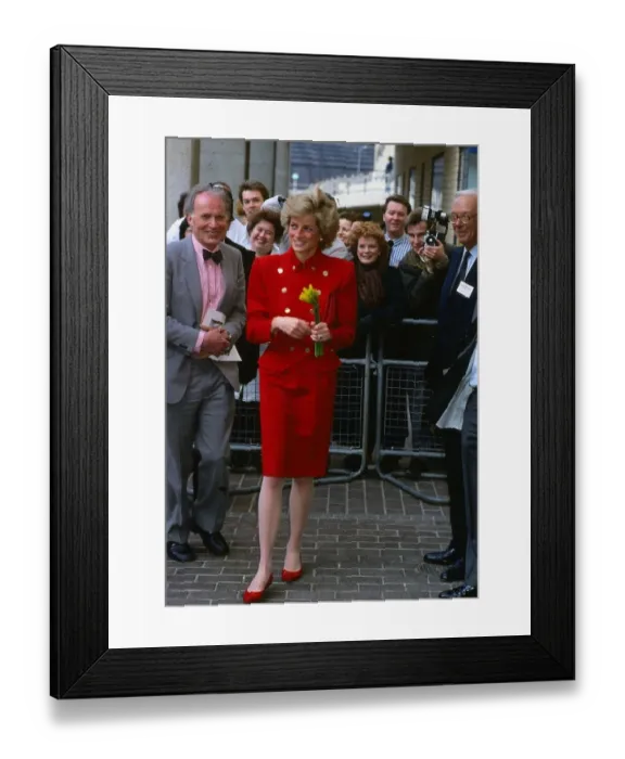 Framed Print : Princesss Diana, the Princess of Wales, arrives for a visit to St Mary