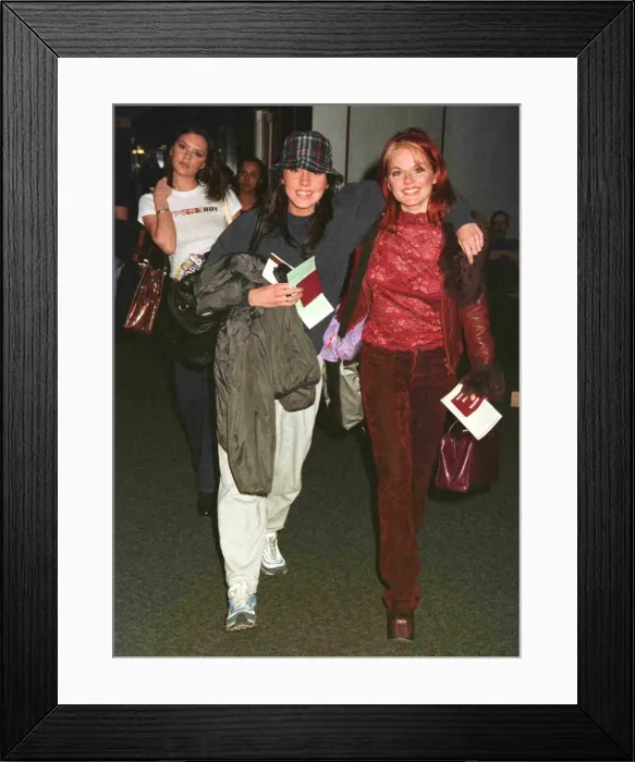 Framed Print : The Spice Girls leave Heathrow for Los Angeles Framed Print : The Spice Girls leave Heathrow for Los Angeles