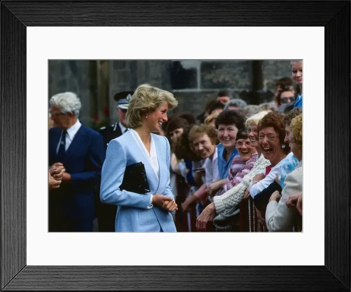 Framed Print : Princess Diana Princess of Wales meeting OAP Freda Lochrie on a vist to Glasgow Scotland
