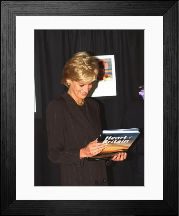 Framed Print : Diana, Princess of Wales, attends the Royal Brompton Hospitals