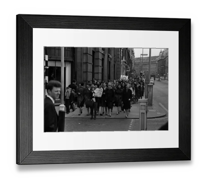 Framed Print : Beatles fans pictured ahead of the groups Sunday Night at the London Palladium