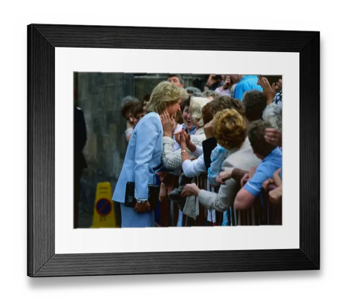 Framed Print : Princess Diana Princess of Wales meeting OAP Freda Lochrie on a vist to Glasgow Scotland