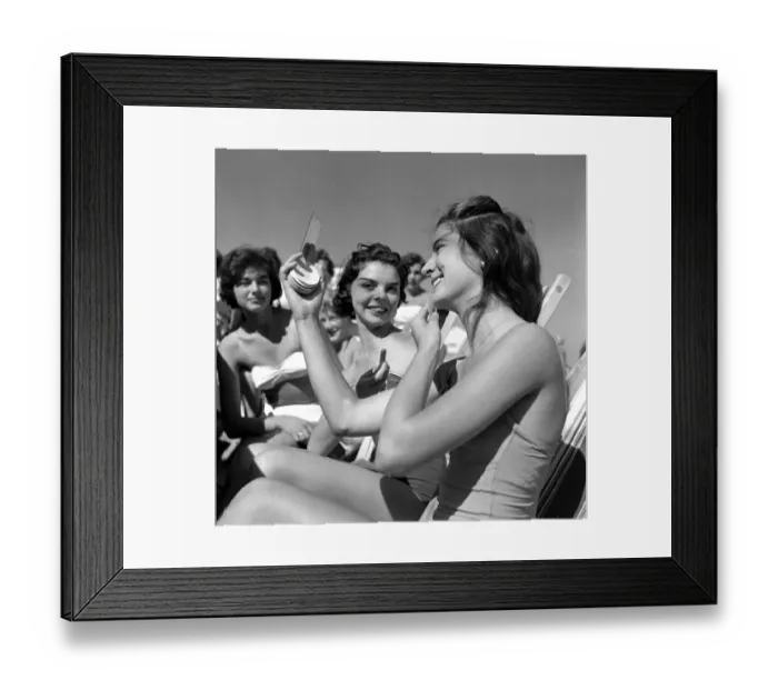 Framed Print : Sunday Mirror Beauty contest girls at Yarmouth, UK. seen here preparing for the beauty