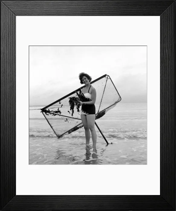 Framed Print : Girl with fishing net at Margate 17th July 1960