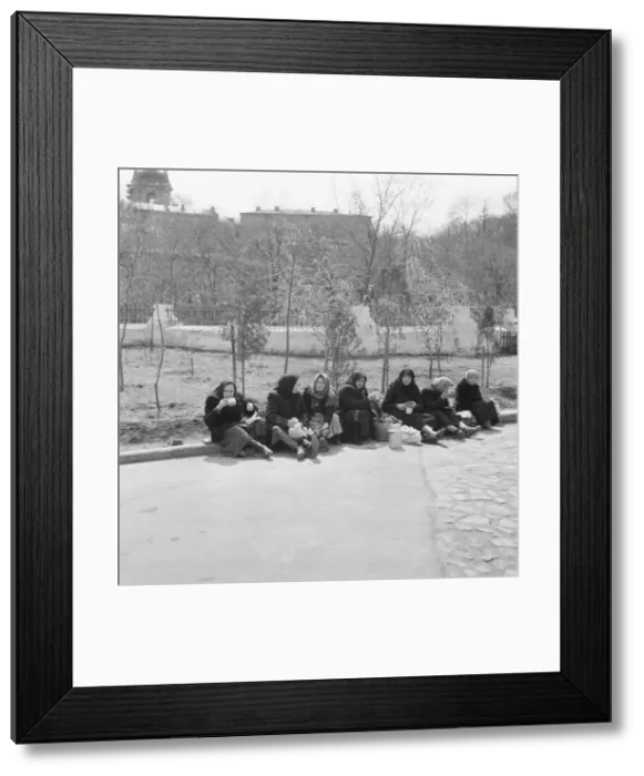 Framed Print : Women workers enjoy their lunch break in a Kiev park, Ukraine, USSR