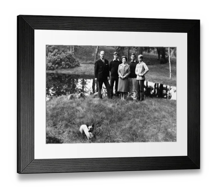 Framed Print : Queen Elizabeth II takes a stroll in the grounds of Balmoral Castle with her husband Framed Print : Queen Elizabeth II takes a stroll in the grounds of Balmoral Castle with her husband