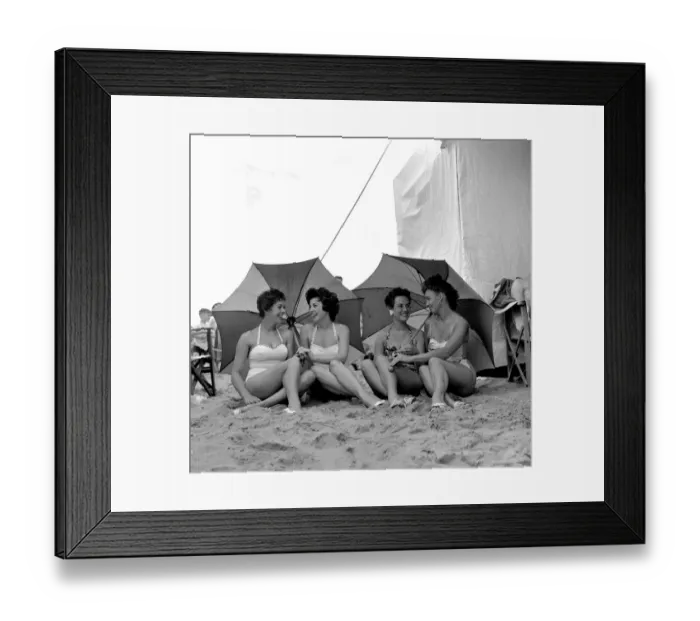 Framed Print : Beauty contest girls at Barry Island, UK. 7th July 1959