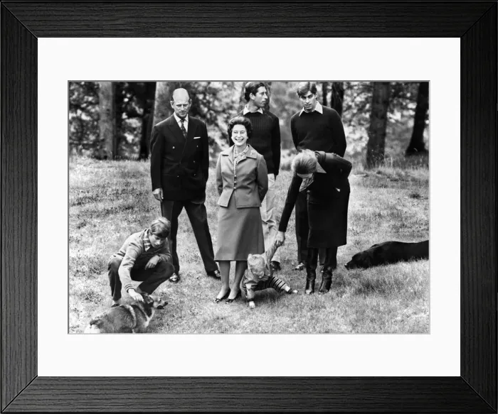 Framed Print : Queen Elizabeth II takes a stroll in the grounds of Balmoral Castle with Prince Philip Framed Print : Queen Elizabeth II takes a stroll in the grounds of Balmoral Castle with Prince Philip