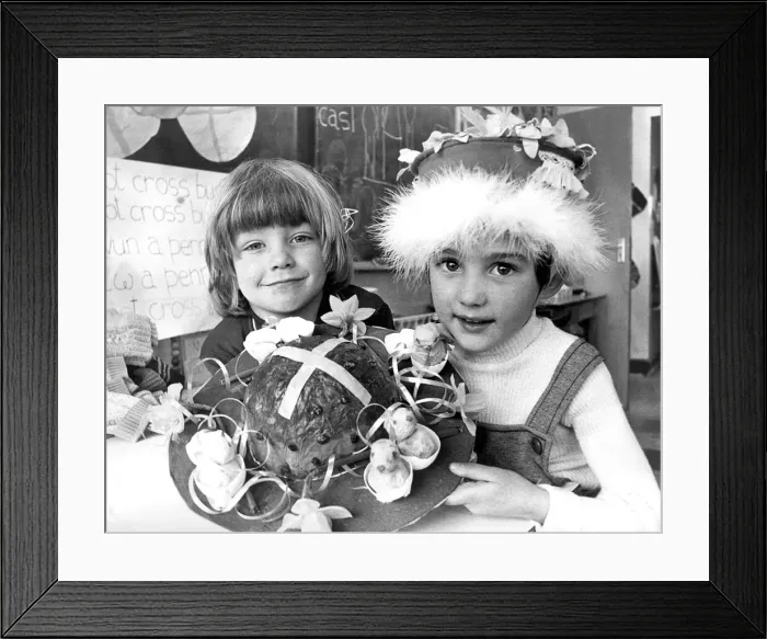 Framed Print : Children from Whitehouse Infant School in North Shields with their Easter bonnets in 1975 Framed Print : Children from Whitehouse Infant School in North Shields with their Easter bonnets in 1975