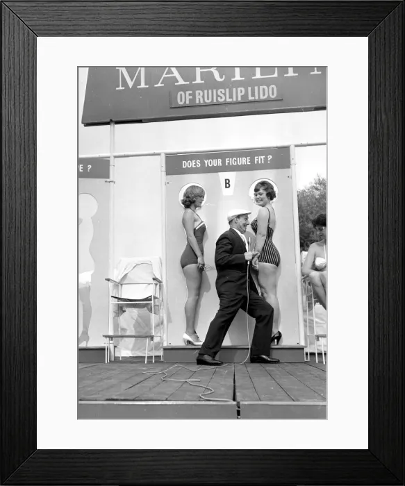 Framed Print : Two contestants in the Maralyn Monroe competition at Ruislip Lido seen here with