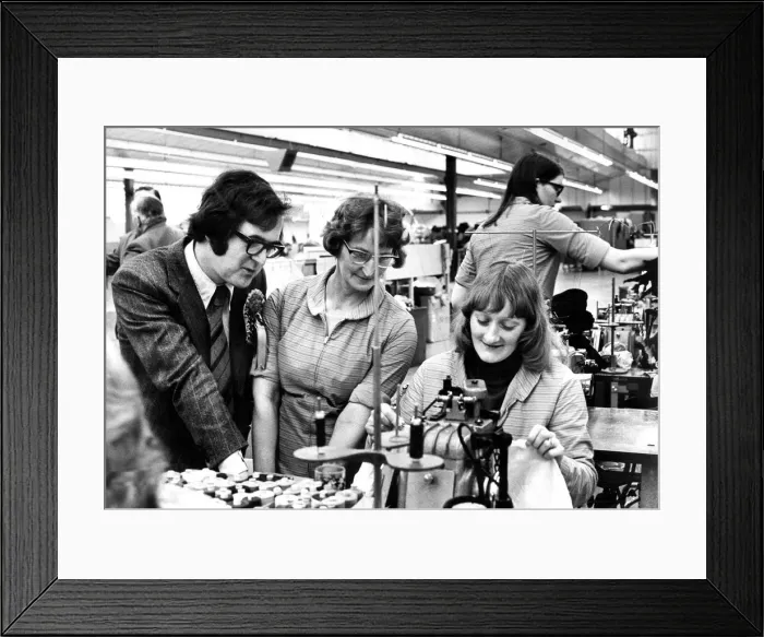 Framed Print : Alan Beith talks to Mrs. mary Dryden of Spittal and Mrs
