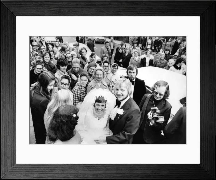 Framed Print : Leah Bell, singer and entertainer, at her wedding to Brian Shaw in Benwell, Newcastle Framed Print : Leah Bell, singer and entertainer, at her wedding to Brian Shaw in Benwell, Newcastle