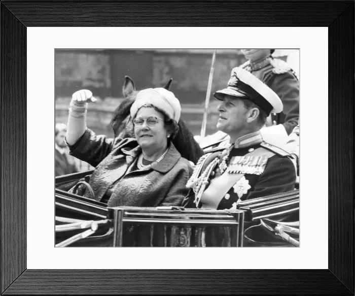 Framed Print : Queen Elizabeth II accompanies the President of Austria Dr Franz Jonas to Buckingham Framed Print : Queen Elizabeth II accompanies the President of Austria Dr Franz Jonas to Buckingham