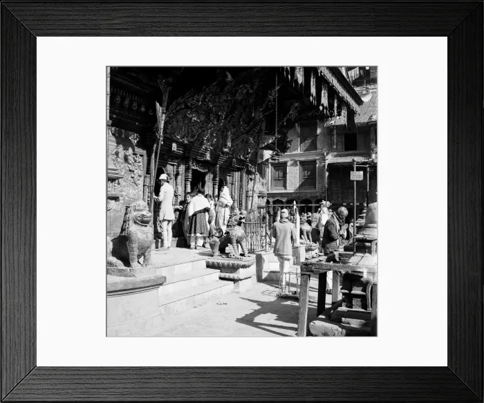 Framed Print : Pilgrims at a buddhist temple belived to be Changnarayan, Katmandu, Nepal l l Framed Print : Pilgrims at a buddhist temple belived to be Changnarayan, Katmandu, Nepal l l