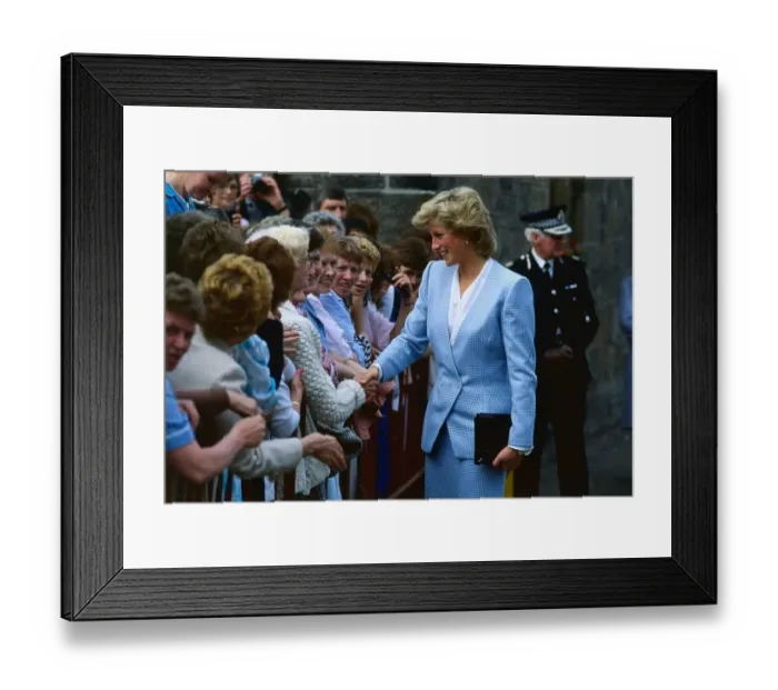 Framed Print : Princess Diana Princess of Wales meeting OAP Freda Lochrie on a vist to Glasgow