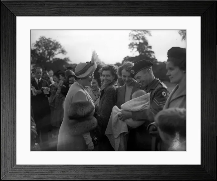 Framed Print : Queen Elizabeth 1949 Queen Elizabeth (The Queen Mother Framed Print : Queen Elizabeth 1949 Queen Elizabeth (The Queen Mother