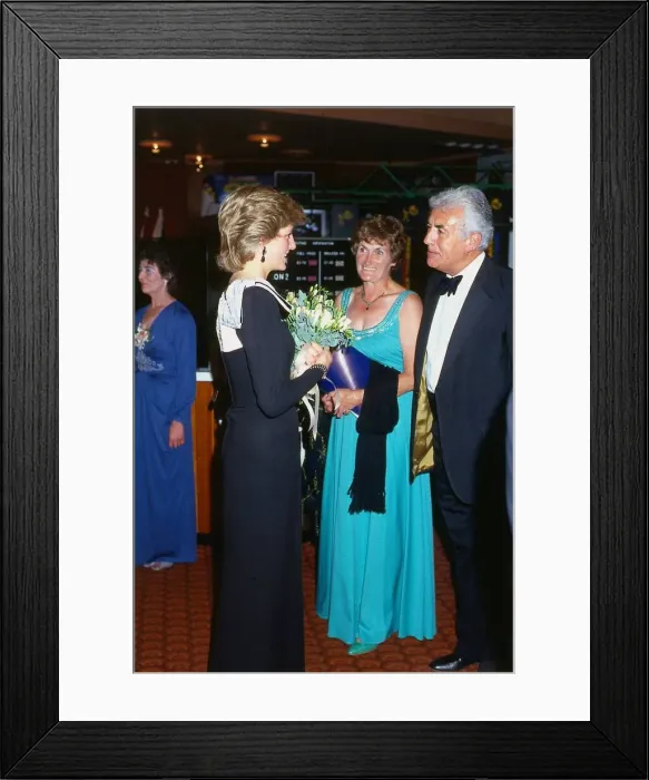 Framed Print : Princesss Diana Princess of Wales talking to Fred Pickering Framed Print : Princesss Diana Princess of Wales talking to Fred Pickering