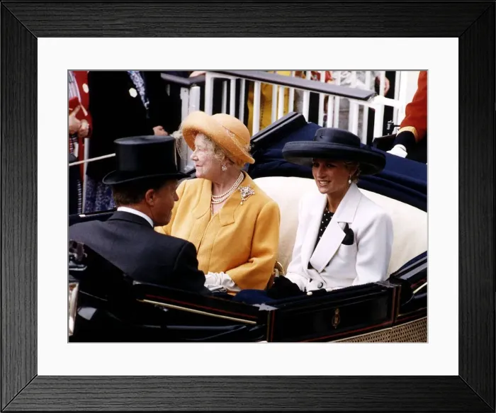 Framed Print : Princess Diana arriving at Ascot with the Queen Mother in an open carriage Framed Print : Princess Diana arriving at Ascot with the Queen Mother in an open carriage
