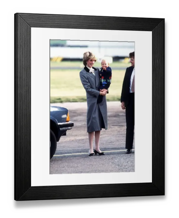 Framed Print : Princess Diana with her baby son Prince William at Aberdeen airport
