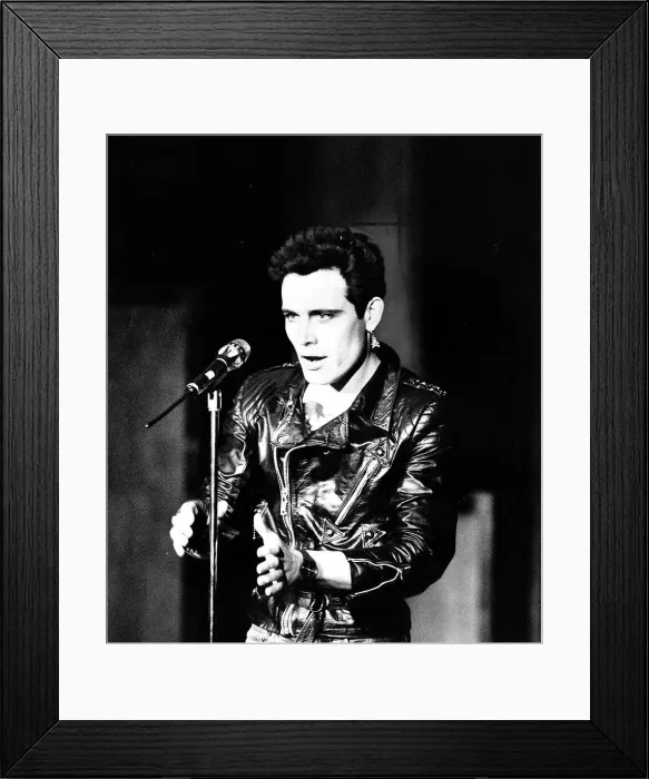 Framed Print : Adam Ant the 1980s British pop singer sings wearing a leather jacket - Stuart Goddard Framed Print : Adam Ant the 1980s British pop singer sings wearing a leather jacket - Stuart Goddard