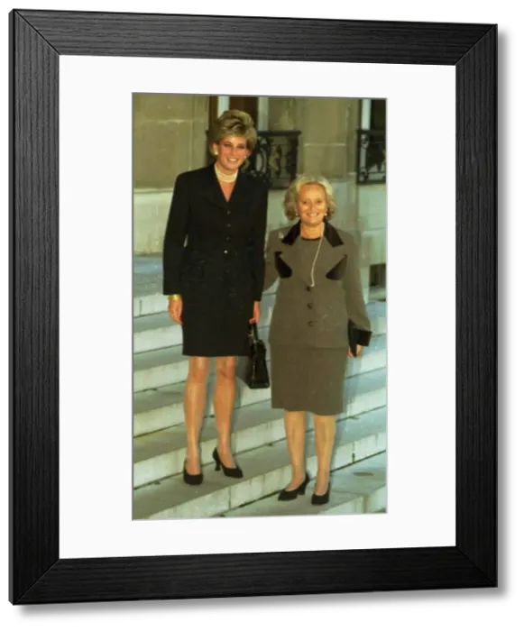 Framed Print : Princess Diana standing beside Madame Bernadette Chirac on the steps of the Elysee Framed Print : Princess Diana standing beside Madame Bernadette Chirac on the steps of the Elysee