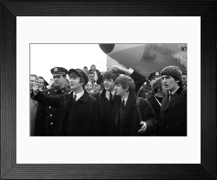 Framed Print : Beatles l-r: John Lennon, Paul McCartney, Ringo Starr and George Harrison upon their