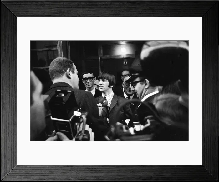Framed Print : Ringo Starr leaves University College Hospital, London after having his tonsils removed Framed Print : Ringo Starr leaves University College Hospital, London after having his tonsils removed