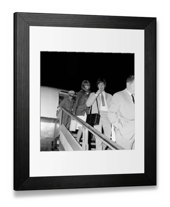 Framed Print : Paul McCartney and girlfriend Jane Asher return to London Airport after a holiday in Framed Print : Paul McCartney and girlfriend Jane Asher return to London Airport after a holiday in