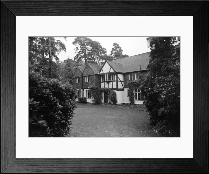 Framed Print : View of Ringo Starrs newly purchased home, Sunny Heights, St Framed Print : View of Ringo Starrs newly purchased home, Sunny Heights, St