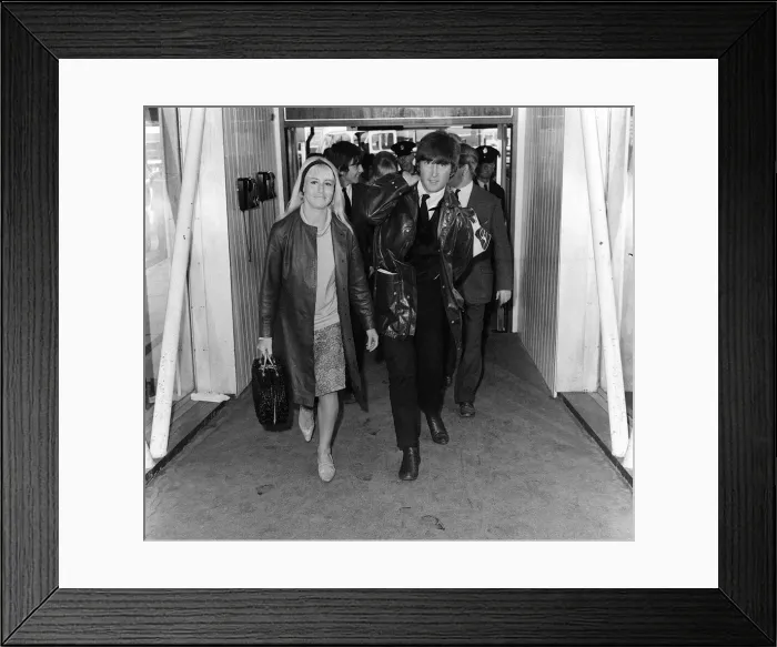 Framed Print : John Lennon and Cynthia 26 May 1964 at Heathrow Airport Framed Print : John Lennon and Cynthia 26 May 1964 at Heathrow Airport