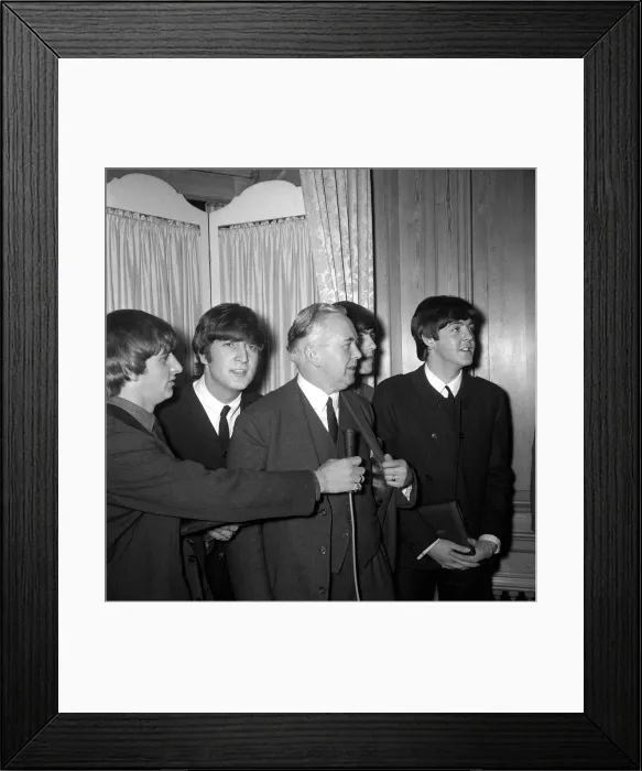 Framed Print : The Beatles and Harold Wilson MP (centre), Labour Party Leader who presented them with