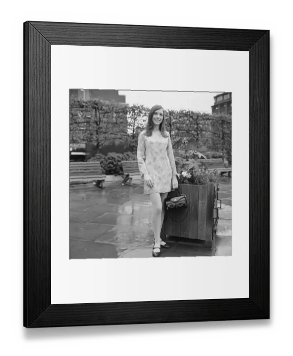 Framed Print : Julie Wills secretary who comes from Oxford seen here pictured in the City Framed Print : Julie Wills secretary who comes from Oxford seen here pictured in the City