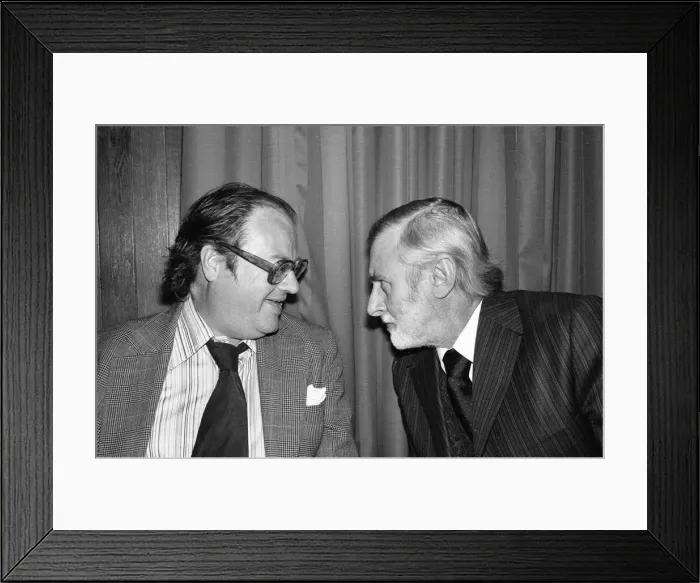 Framed Print : A verbal confrontation between John Mortimer and Spike Milligan over dinner at Kettners Framed Print : A verbal confrontation between John Mortimer and Spike Milligan over dinner at Kettners