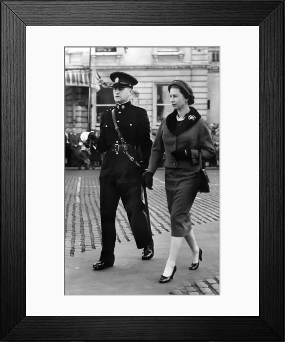Framed Print : Queen Elizabeth II leaves Carlisle Station to inspact a guard of honour during her visit Framed Print : Queen Elizabeth II leaves Carlisle Station to inspact a guard of honour during her visit