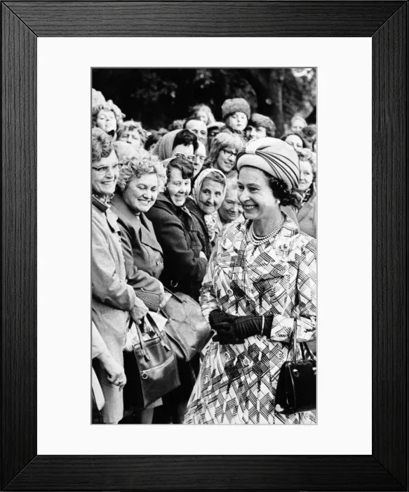 Framed Print : Queen Elizabeth II chatting to Geordie housewives during her visit to Newcastle 1st Framed Print : Queen Elizabeth II chatting to Geordie housewives during her visit to Newcastle 1st