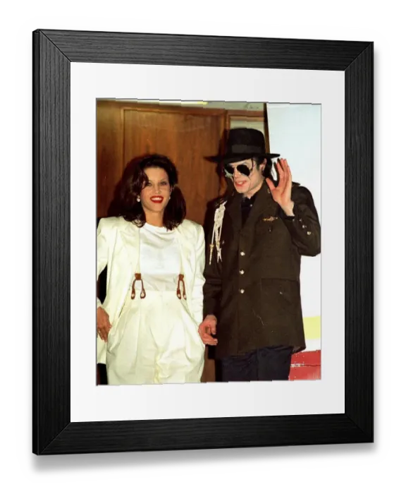Framed Print : Michael Jackson and his wife Lisa Marie Presley arrive in Hungary August 1994 Framed Print : Michael Jackson and his wife Lisa Marie Presley arrive in Hungary August 1994