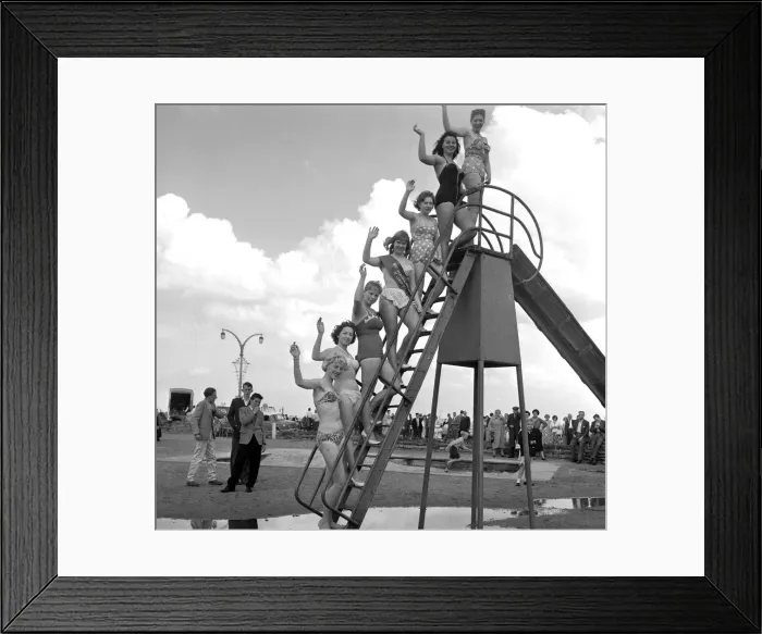 Framed Print : Beauty contest girls at Lowestoft, UK. 26th July 1959 Framed Print : Beauty contest girls at Lowestoft, UK. 26th July 1959