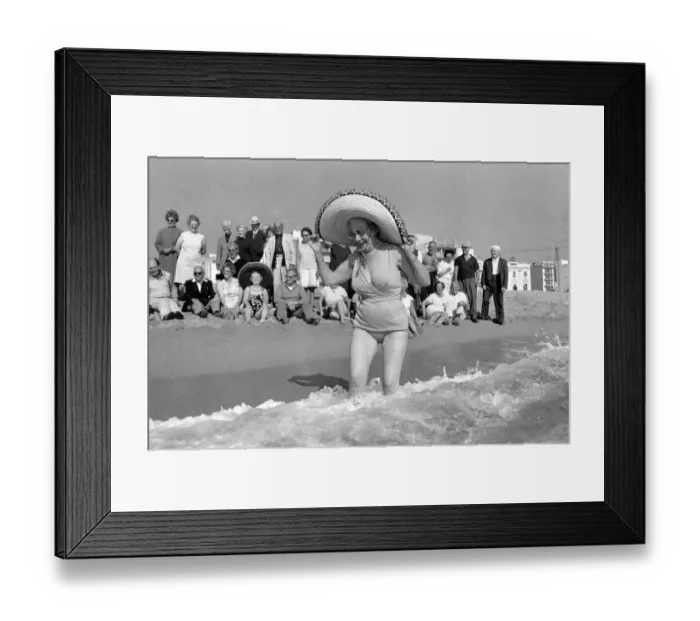 Framed Print : Sunair travel famous for their cut-price holidays are giving people holidays on the Costa Framed Print : Sunair travel famous for their cut-price holidays are giving people holidays on the Costa