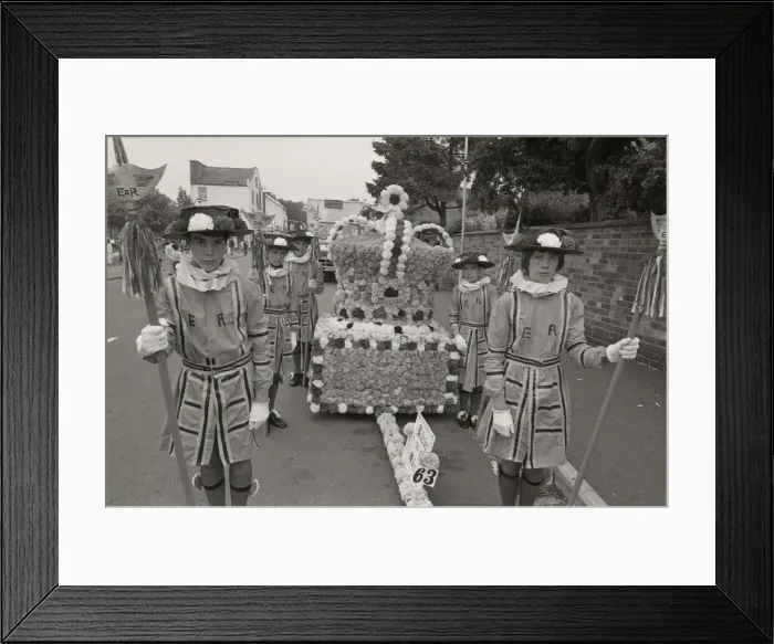 Framed Print : A scene from Leamingtons Carnival procession depicting the Beefeaters or Yeoman Framed Print : A scene from Leamingtons Carnival procession depicting the Beefeaters or Yeoman
