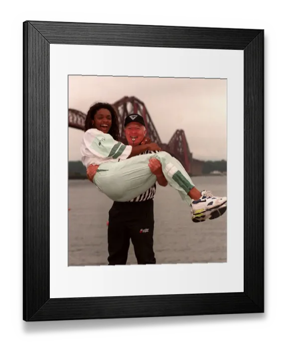 Framed Print : Gladiators referee John Anderson gives a lift to Gladiator Rocket (Pauline Richards