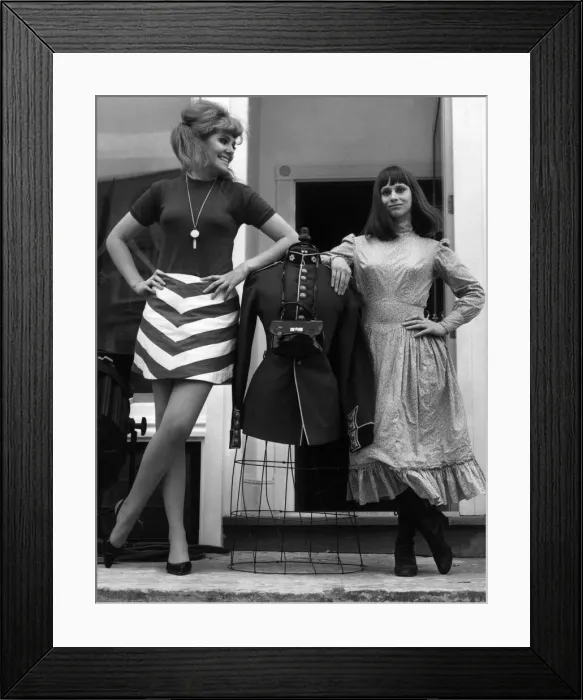 Framed Print : Lynn Redgrave and Rita Tushingham co-starring in comedy Smashing Time Framed Print : Lynn Redgrave and Rita Tushingham co-starring in comedy Smashing Time