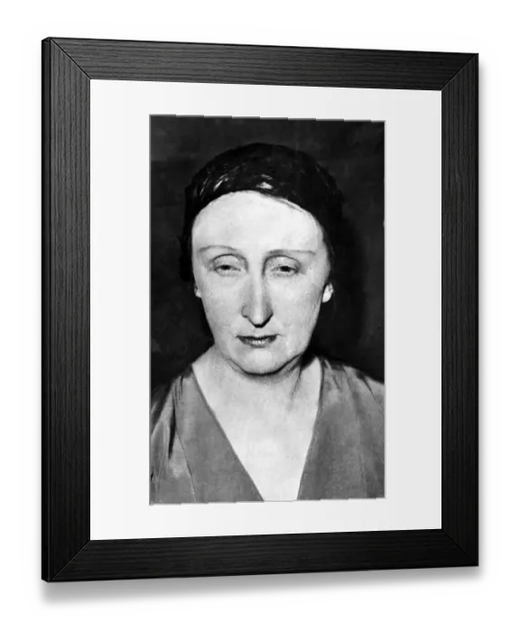 Framed Print : English poet and writer Edith Sitwell. Circa 1935 Framed Print : English poet and writer Edith Sitwell. Circa 1935
