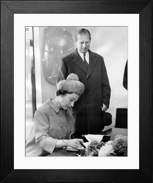 Framed Print : Queen Elizabeth II and Prince Philip officially opens the Tyne Tunnel Framed Print : Queen Elizabeth II and Prince Philip officially opens the Tyne Tunnel