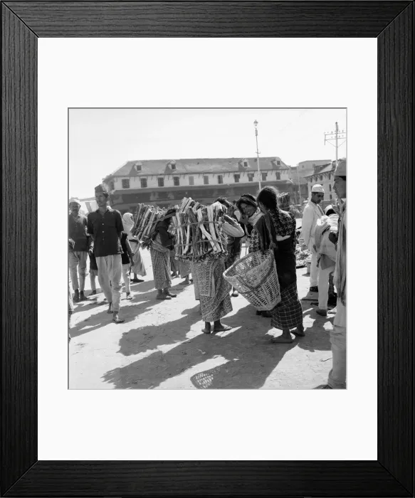 Framed Print : Nepalese women seen here in Durbar Square, Katmandu in the mountain kingdom of Nepal Framed Print : Nepalese women seen here in Durbar Square, Katmandu in the mountain kingdom of Nepal