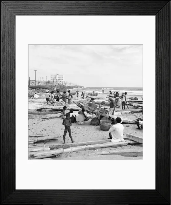 Framed Print : Fishermen and beachcombers gather on Chowpatty beach Bombay. February 1961 l Framed Print : Fishermen and beachcombers gather on Chowpatty beach Bombay. February 1961 l