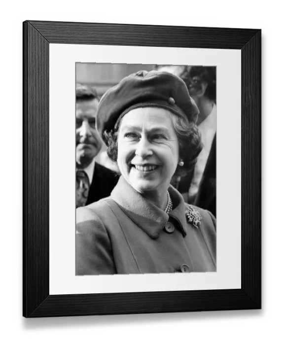 Framed Print : Queen Elizabeth II and Prince Philip visit the Monument Metro Station in Newcastle Framed Print : Queen Elizabeth II and Prince Philip visit the Monument Metro Station in Newcastle